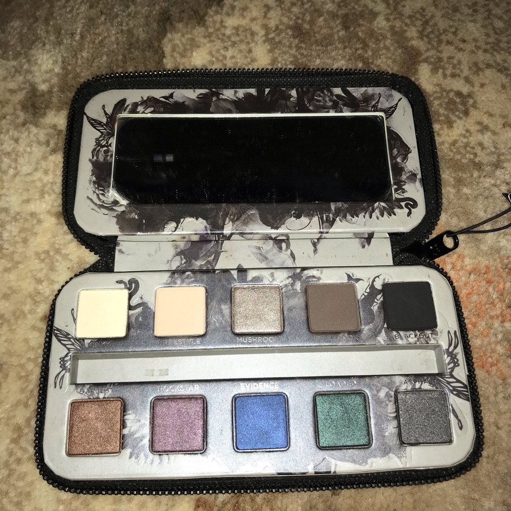 Urban decay eyeshadow palette